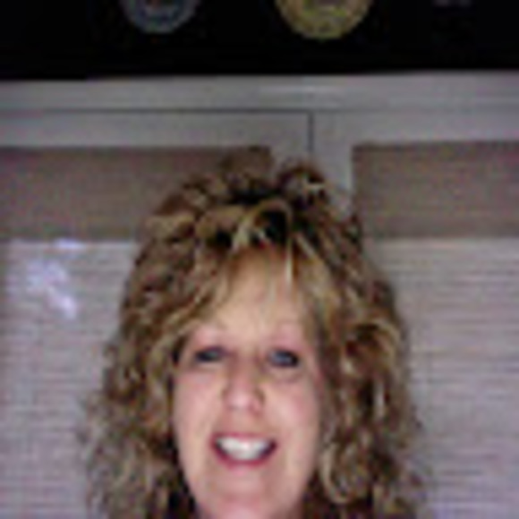 Meet your Posher, Dee - Picture 1 of 1